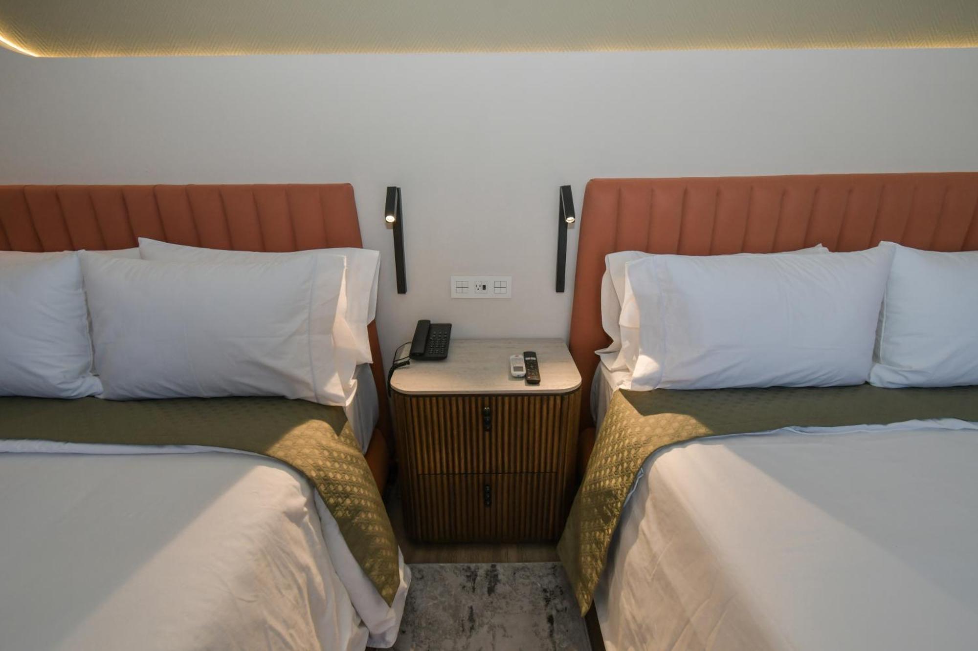 Expo Satelite 2750 Hotel & Suites Гуадалахара Екстериор снимка