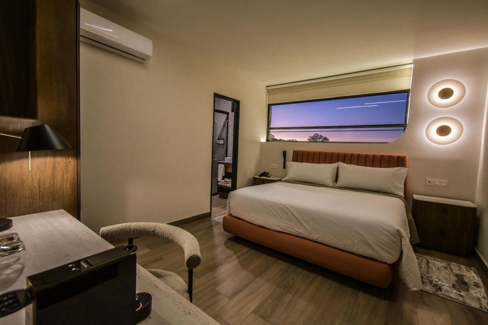 Expo Satelite 2750 Hotel & Suites Гуадалахара Екстериор снимка