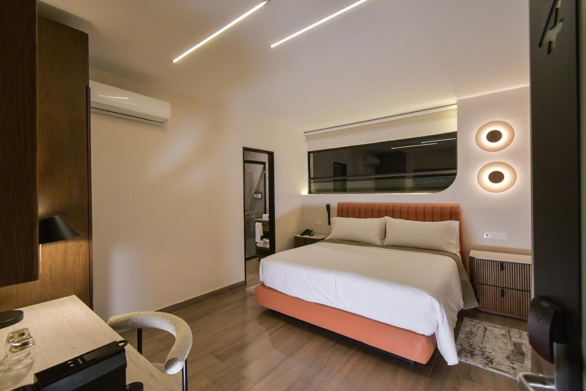 Expo Satelite 2750 Hotel & Suites Гуадалахара Екстериор снимка