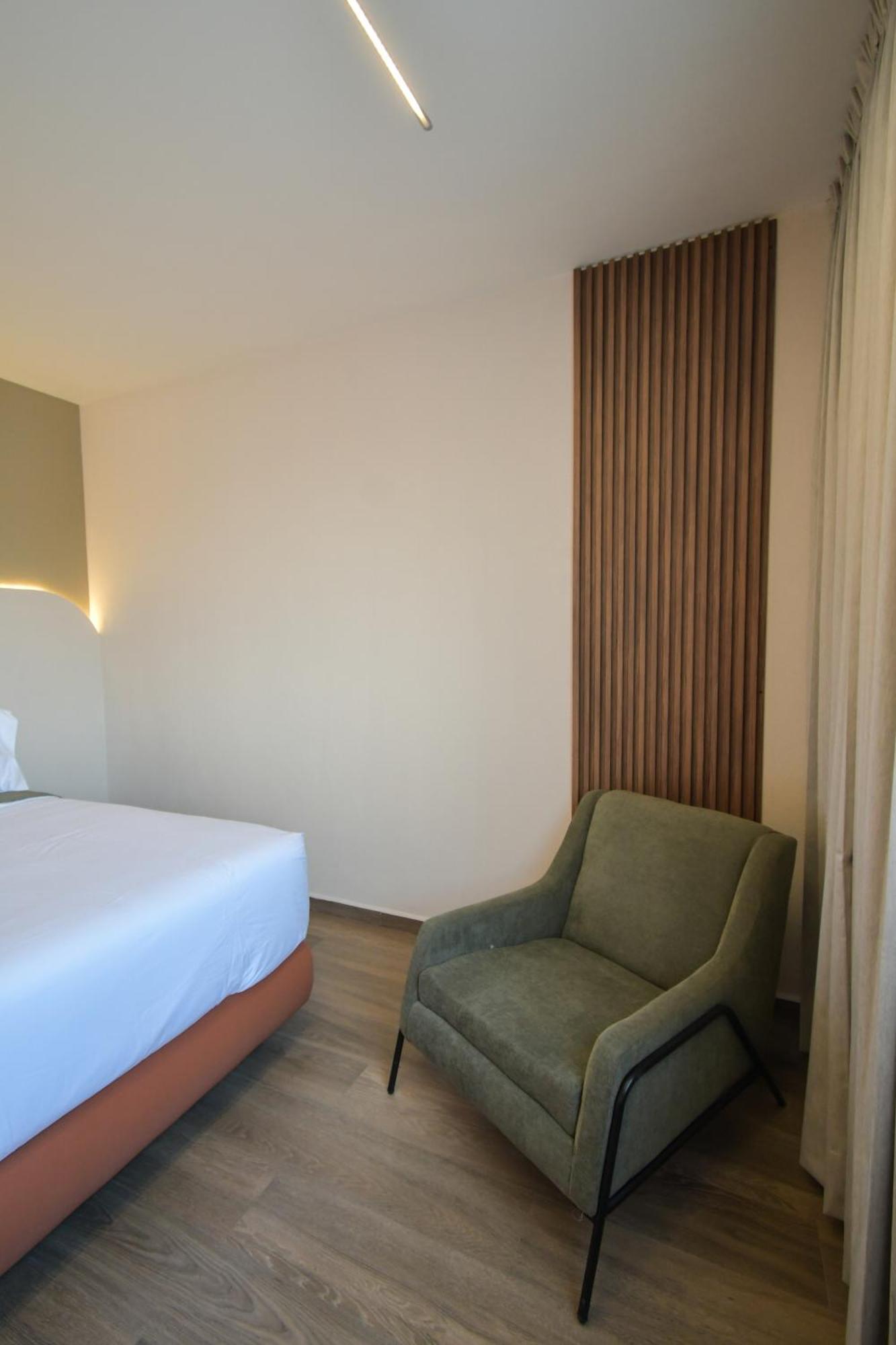 Expo Satelite 2750 Hotel & Suites Гуадалахара Екстериор снимка