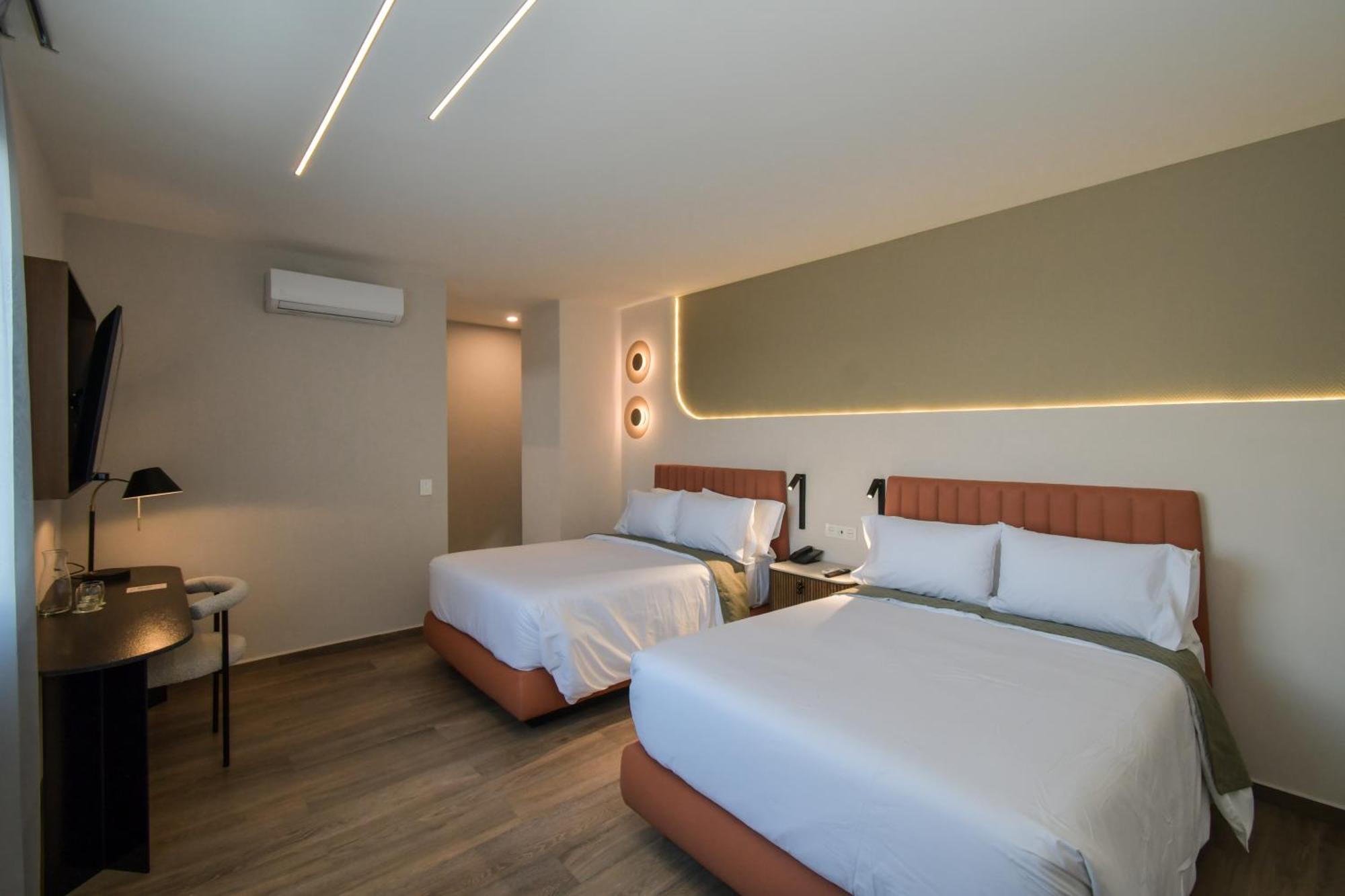 Expo Satelite 2750 Hotel & Suites Гуадалахара Екстериор снимка