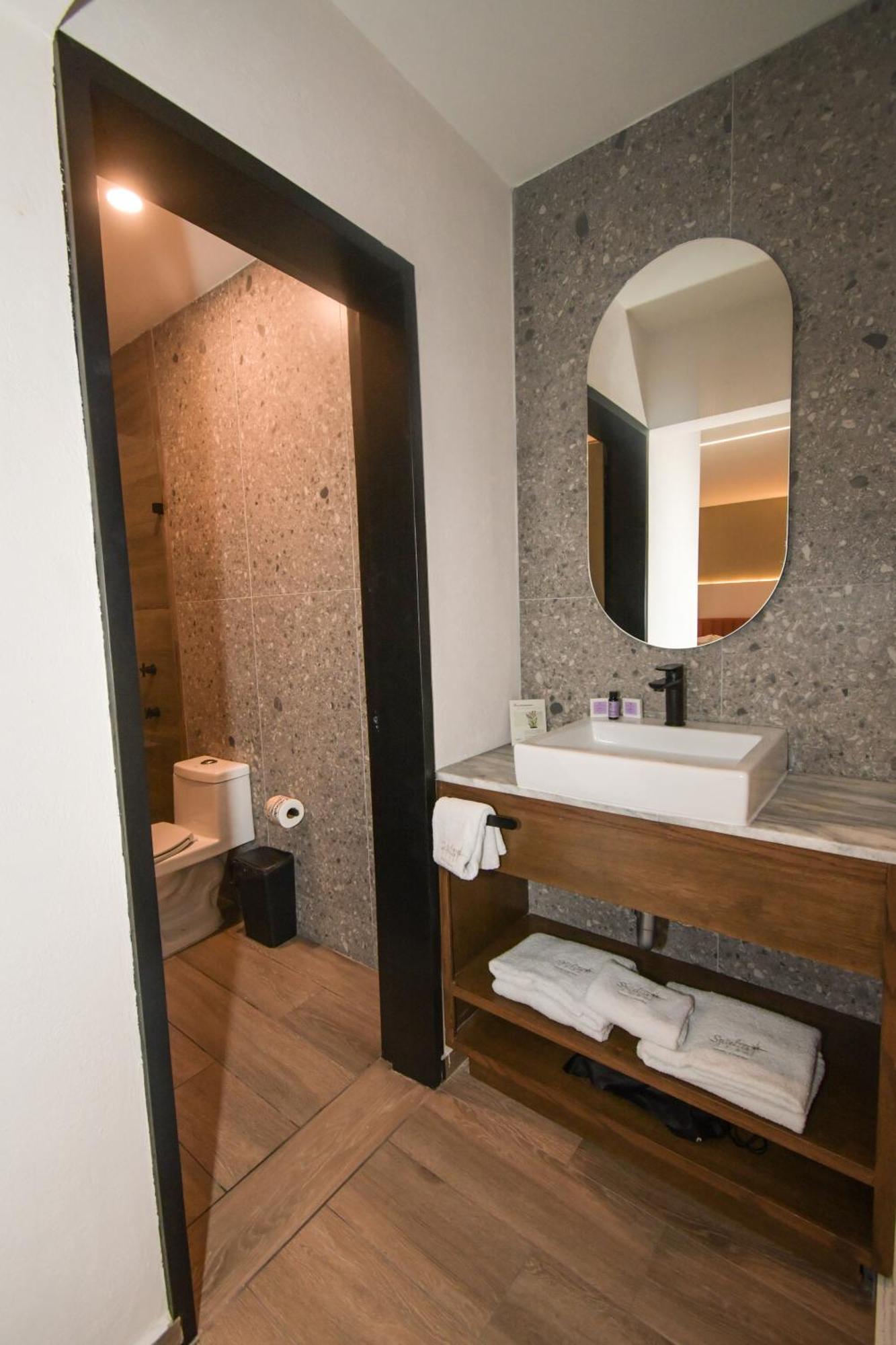 Expo Satelite 2750 Hotel & Suites Гуадалахара Екстериор снимка