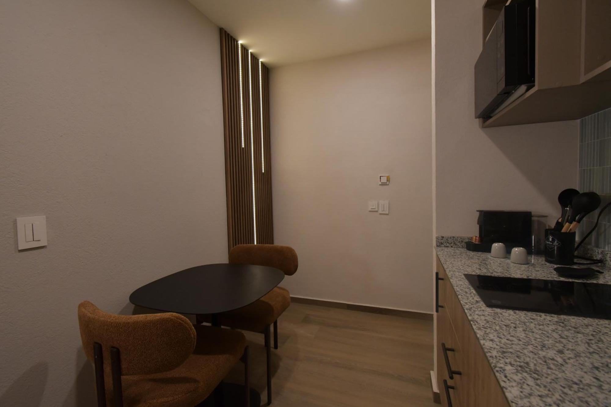 Expo Satelite 2750 Hotel & Suites Гуадалахара Екстериор снимка